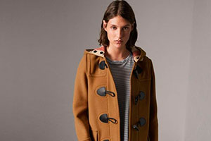Women’s duffle coat — a top must-have element for the autumn season 