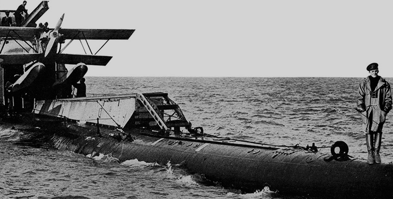 En duffelcoat til tjeneste på en ubåd